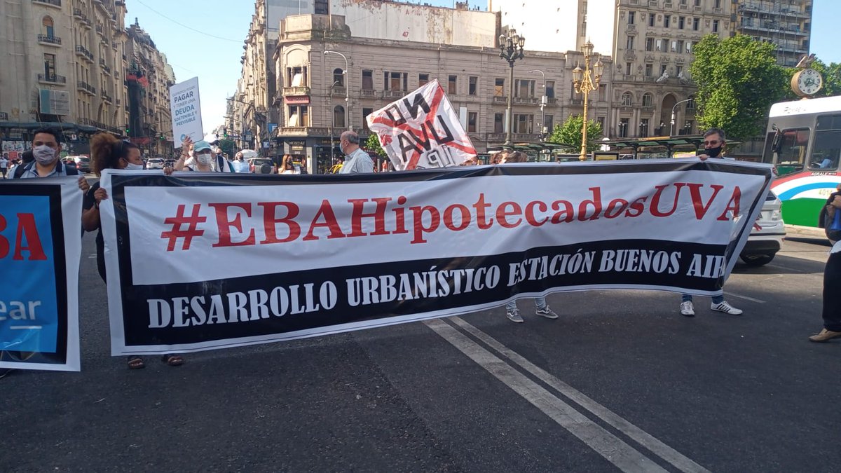 Inicio99's tweet photo. #ConcentracionUVA
#HipotecadosUVA 
#CreditosUVA
#SolucionUVA
#conUVAnotevoto

@alferdez @CFKArgentina @jorgeferraresi @SergioMassa @MalenaMassa @JoseLuisRamonOk @fabian700 @_CarlosSelva https://t.co/rkm4Gi24pq