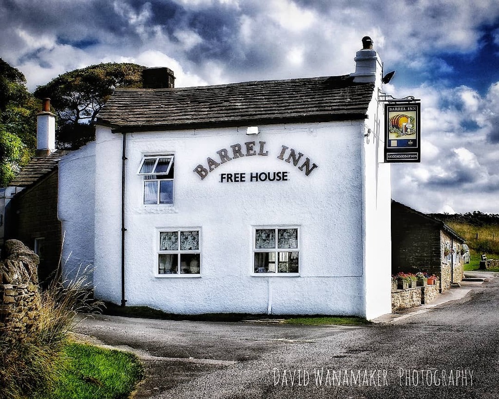 rustictable's tweet photo. The Barrel Inn in Bretton in beautiful Hope Valley. #peakdistrict #peakdistrictnationalpark #walking #hiking #england #countrysidepub #countrypub #pub #peakdistrictnationalpark #peakdistrictlife #englishcountryside #the #enjoyment #quaint https://t.co/xBmz09xxZK https://t.co/gkxKcsiSEc