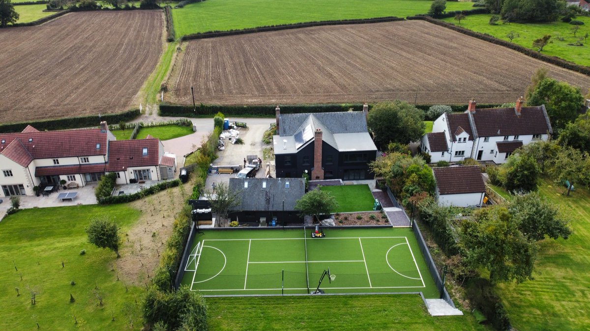 A pleasure to work with this private client to install a bespoke <a href="/TigerTurfUK/">TigerTurf UK Ltd</a>  #EvoPro surface with <a href="/RevoSport35/">RevoSport</a>  10mm pad. 

#supply
#install
#sports