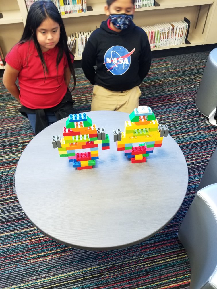 SMSDLibraries's tweet photo. National STEM Day in the ES Library! @StaffordMSD @SMSDElementary #NationalSTEMDay #STEMatSMSD #IAMSTEM https://t.co/iX001z5GYl