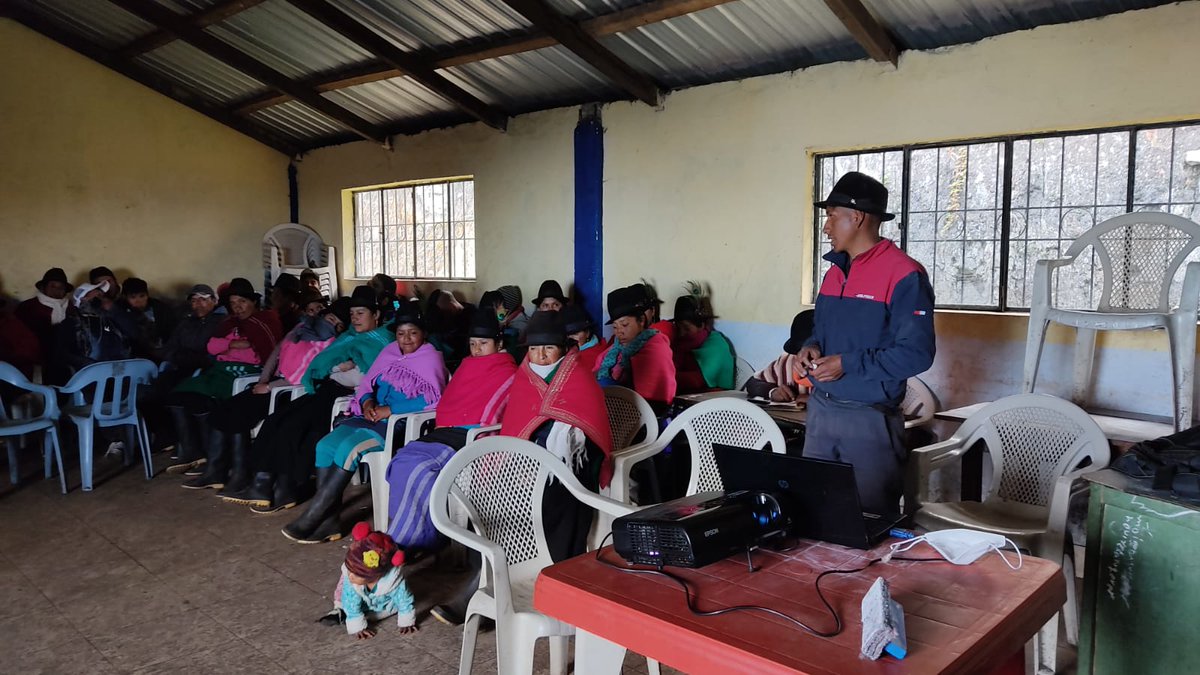 Nuestros Técnicos de <a href="/DP_MAEBolivar/">MAAE Bolívar</a> dialogaron con Segundo Amable Poaquiza presidente de la comuna #Llullimunllo y su comunidad, en la parroquia #Simiatug, provincia de Bolívar; sobre la conservación de los ecosistemas frágiles y zonas de protección.