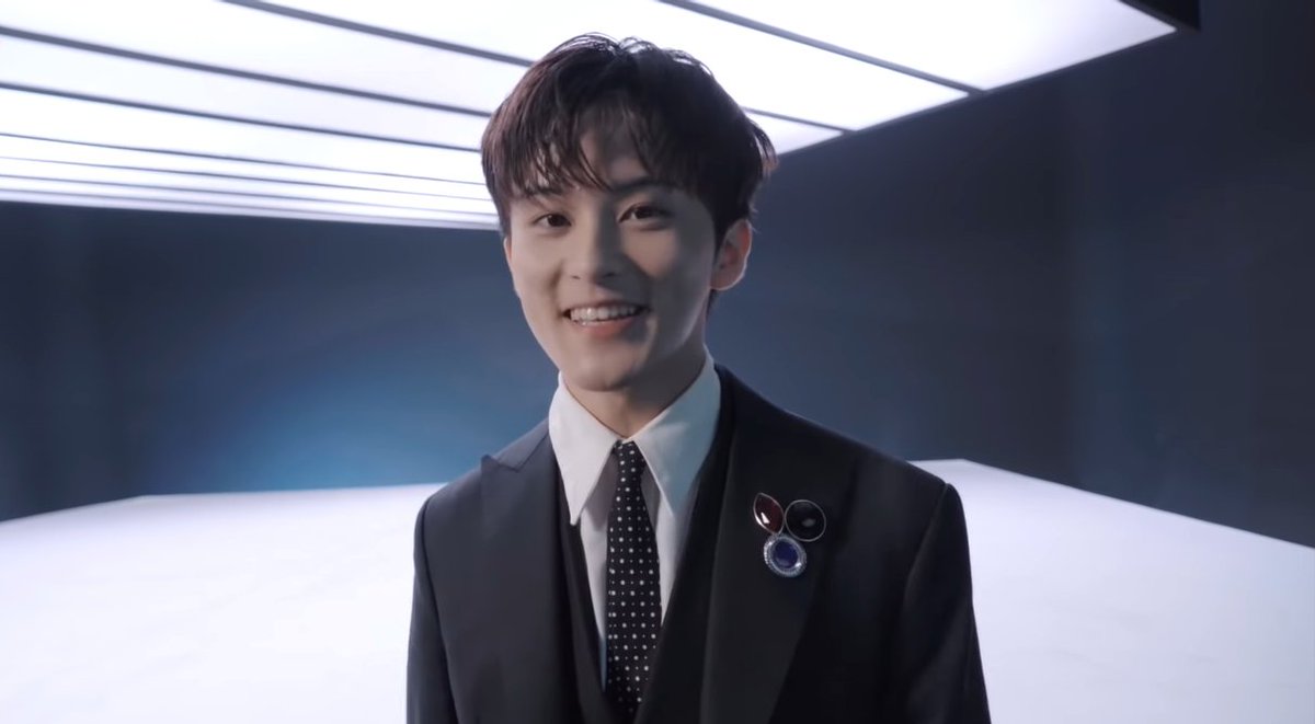 cudhdle's tweet photo. yup hello everyone~ I'm here at nct 127's repackage album jacket photoshoot and today, it happened to be my birthday! so I felt more excited and something new during our photoshoot. I'm even more curious about how the photos will turn out so I hope you too can look forward to it https://t.co/vwNScIbvqp