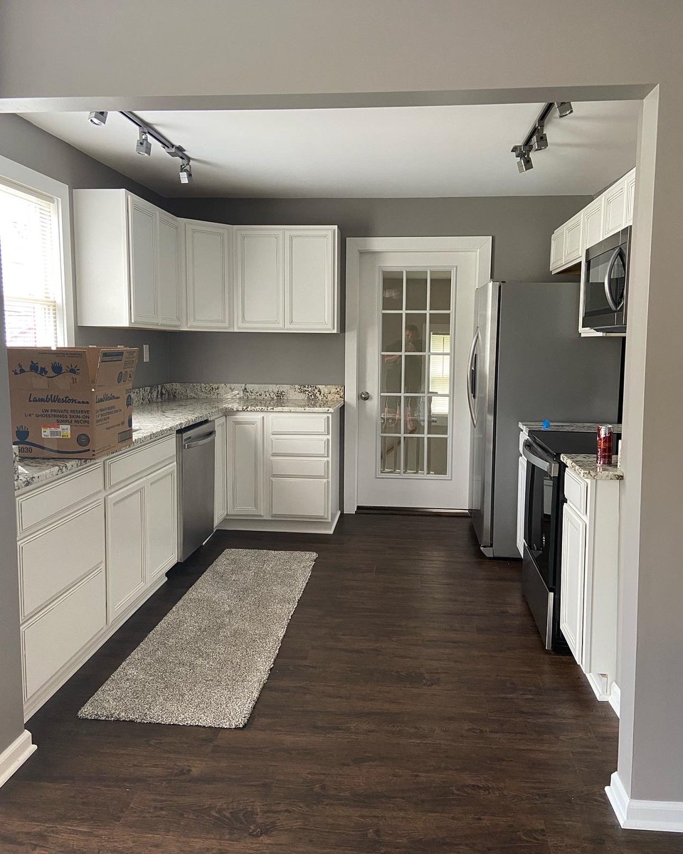 double033's tweet photo. this before &amp; after of our kitchen >>> https://t.co/7v6h5Gy1lt