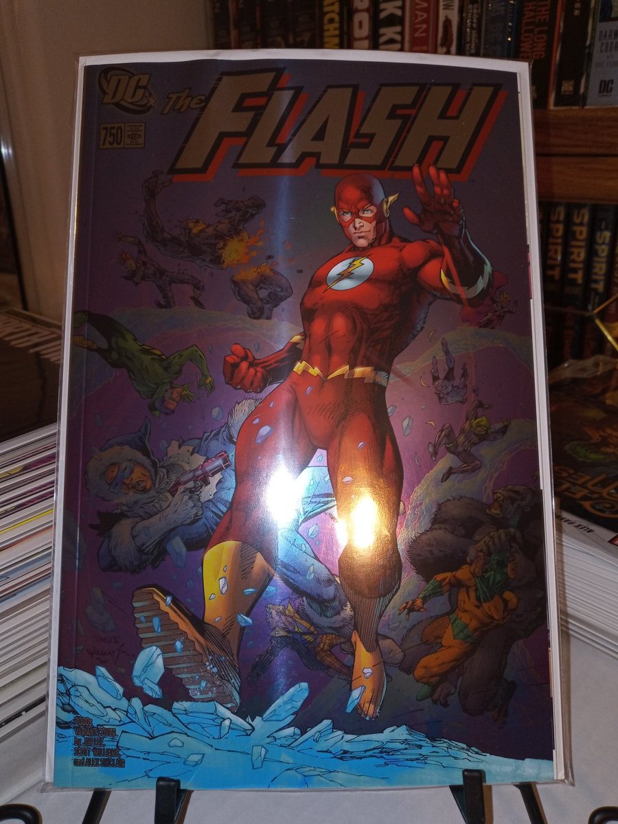 Superjerry13's tweet photo. My last @JimLee shiney cover... For now. #theflash #flash #barryallen #wallywest #reverseflash #mondaymotivation #jimlee #flash750 #dc #dccomics #conventionexclusive @DCComics @1JohnLivesay @FrankiePaul64 @comic_old https://t.co/M2kkwS7AUG