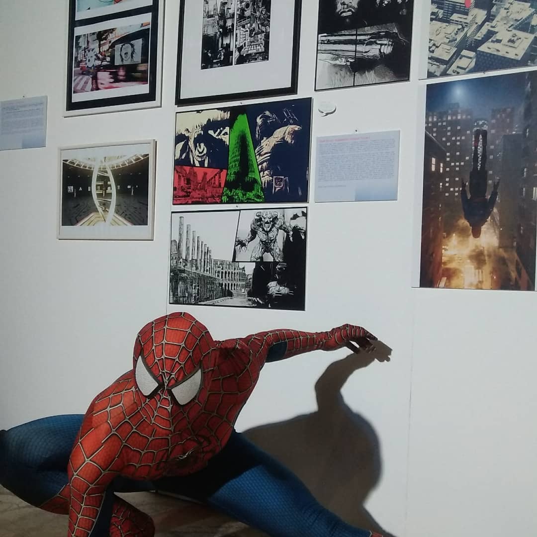 Neoludica_Art's tweet photo. Ultimo giorno con tanto pubblico e tante soddisfazioni! Workshop con Alessandro Dimauro, i cosplayer in mostra, la bellezza di Cinecittà 🎆🎮🖼️🤖⚔️🎭🎬🌃 arrivederci alla prossima edizione ✨ https://t.co/2WD0DJ3m7D
