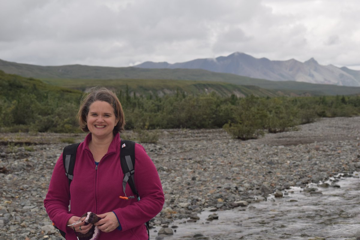 uflib's tweet image. Dr. Sara Gonzalez, our Astronomy &amp;amp; Physics Librarian, is a proud first-gen college student. When asked what she wished she knew while in school, she said: " I wish I knew that Librarians are here to help you navigate the university- &amp;amp; you can ask anything in Marston." #FirstGenUF
