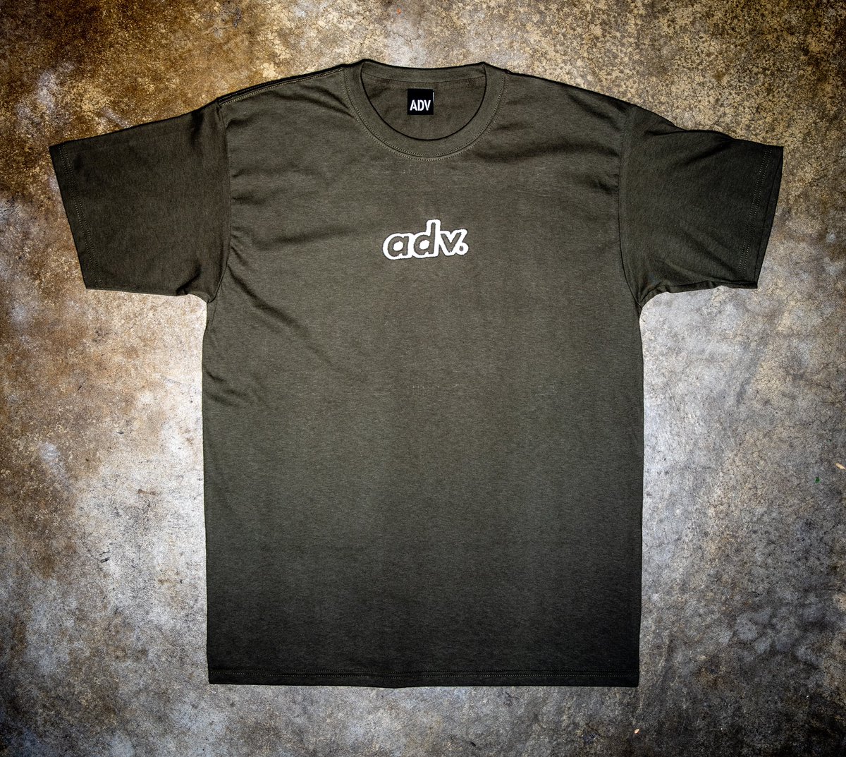 ADVRSRY_DESIGN's tweet photo. ADVERSARY DESIGN
FW/21 adv. Snake Serif
By: @ADVRSRY_DESIGN 
Photo: @jackthomaspov 

Website live now!
https://t.co/VAyGnHZXs9

#streetwear #graphics #graphicdesign #embroidery #basics #shirt #fallwinter2021 https://t.co/UdRWn2UDDu