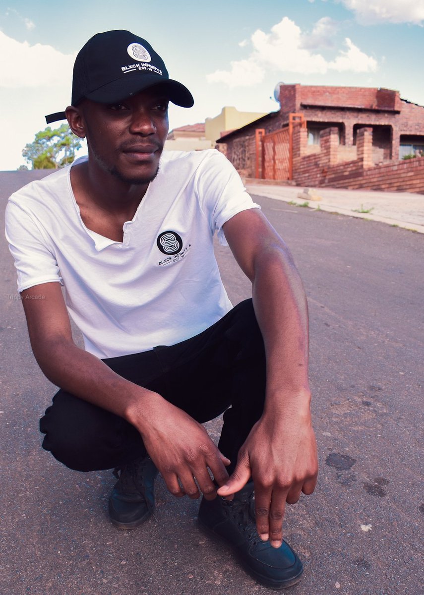 8Blackinfinity's tweet photo. Black🎱 Promo Visuals📸
Photo_cred:@Trippyarcade 
#black8 
#blxck8_promo https://t.co/Y9rbncJuFC
