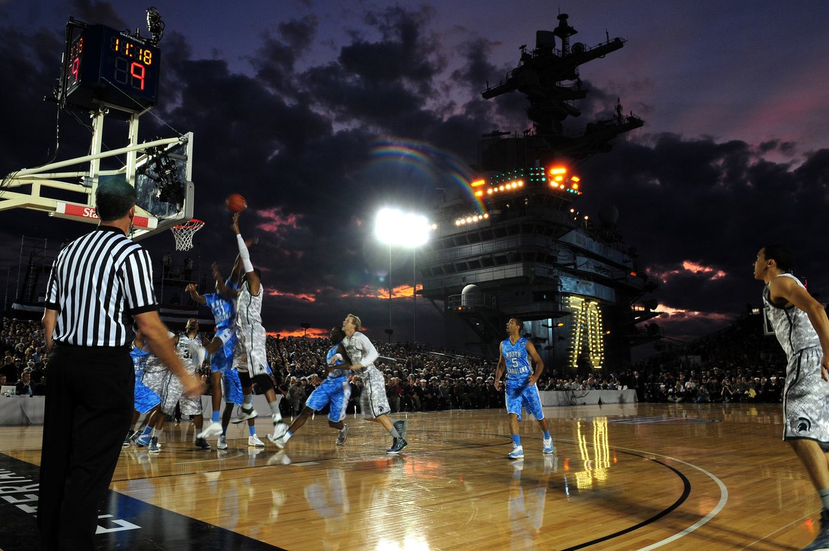 USN_Submariner's tweet photo. 10 years ago today aboard USS Carl Vinson (CVN-70) in San Diego. Construction of a basketball court for the 1st "Carrier Classic" game.
Michigan State played UNC on Veterans Day, 11.11.2011 aboard the Nimitz-class carrier (2nd📷)
#USNavy #CSG1 https://t.co/8ouNMu8FKd