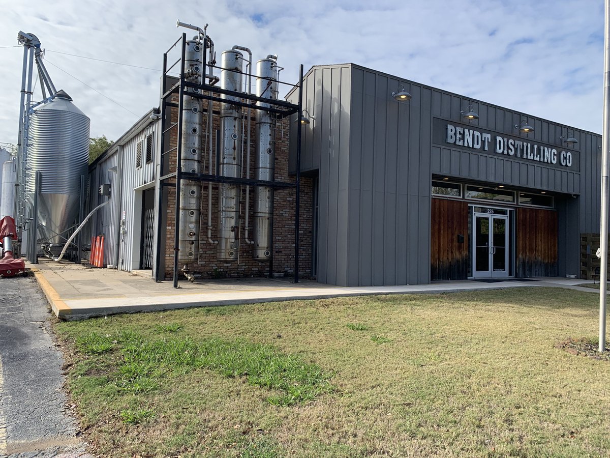 Rasilient's tweet photo. Cheers to building relationships &amp; great partnerships! 🥃 We had a great time sipping in Dallas last week for Whiskey Tasting with @wasabi_cloud &amp; #Rasilient. Thanks to all who joined us, we look forward to building business together!

#CloudSolutions #BetterTogether https://t.co/kRZdIZ0Hjo