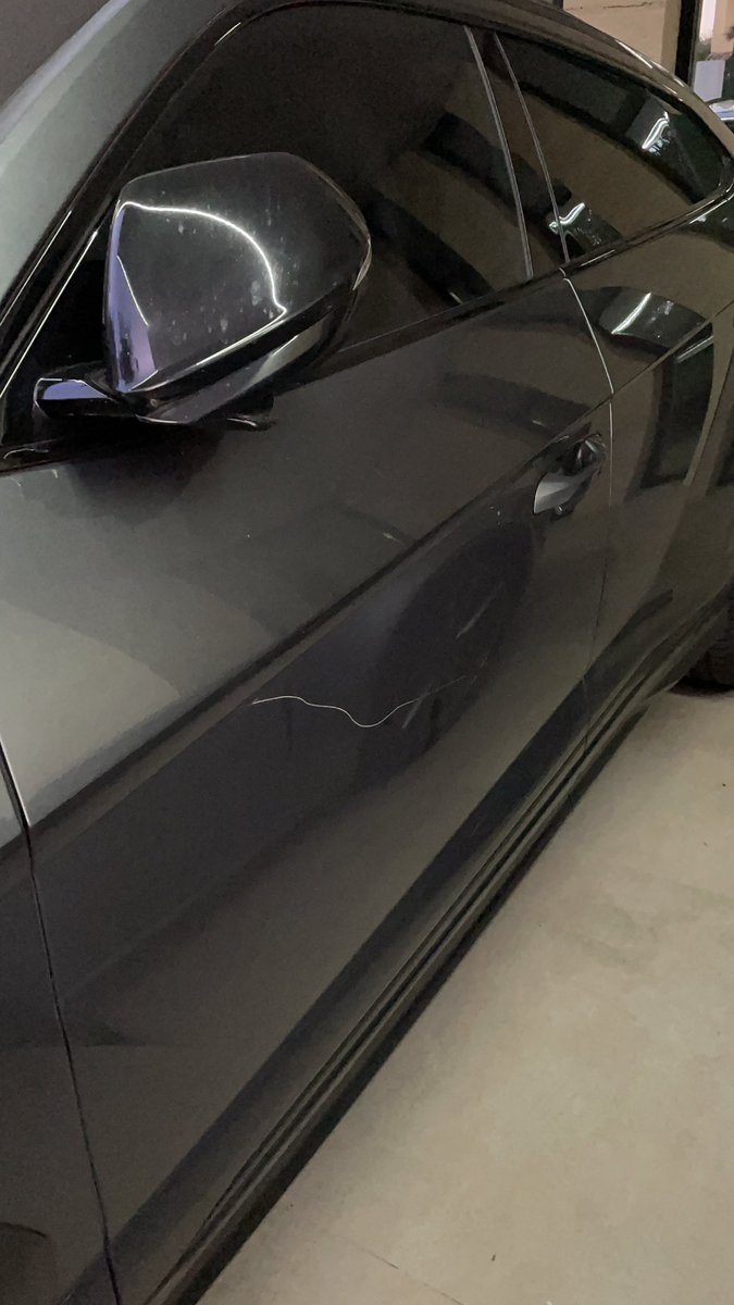 Pasas al lado de un coche y lo rallas por ser de alta gama. Este es el país que estamos creando 😄