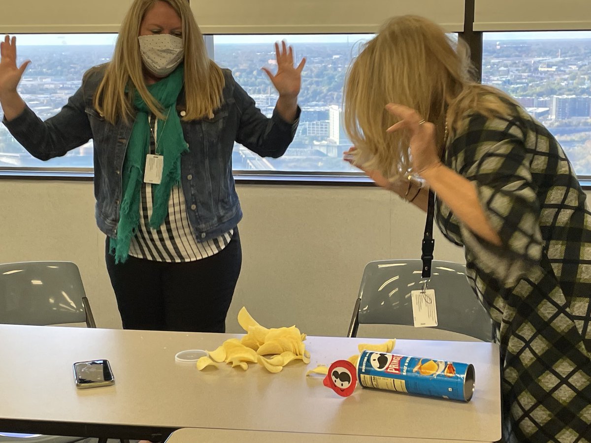 aurelia_ortiz1's tweet photo. We enjoyed our Pringles Challenge! Thank you @PJohnsonElemEd for the idea. We remain intentional in creating activities that our team can enjoy & experience as a group. This work is tough; it’s okay to breathe, laugh and BUILD. #buildership https://t.co/B8oXP2oC78