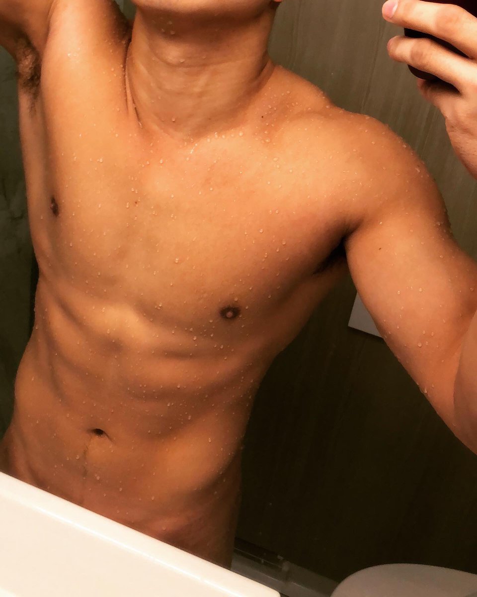 Vilhm95's tweet photo. Morningshower💦 https://t.co/DNJcXCev1f