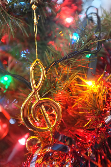 StStephensFest's tweet photo. If you're making *notes* about ideas to decorate your entry into the Christmas Tree Festival, maybe this'll help? https://t.co/XBLDXtsTgr