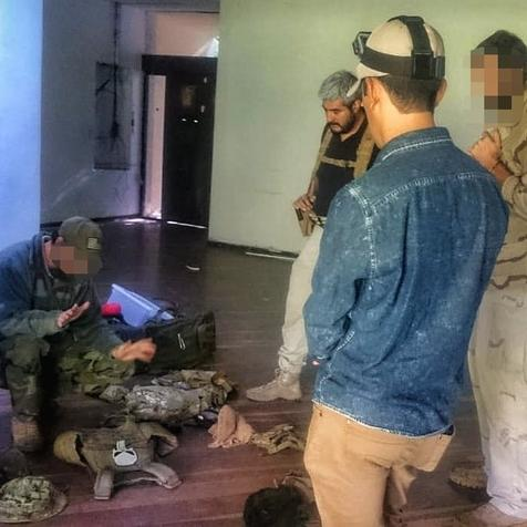 MxTacs's tweet photo. Kit set up class with @YoLoL_Airsofter y @Fredy_rmz
https://t.co/sBCBYCMQGD
#learnwithexperience #SpecialTactics #ST_Mx #learning #gear #loadout #tacticallife #tacticalgear #tacticalloadout #airsoftgear #airsoftloadout #airsoftlife #beprepared #beprofessional #platecarrier https://t.co/4jjBPWJzfi