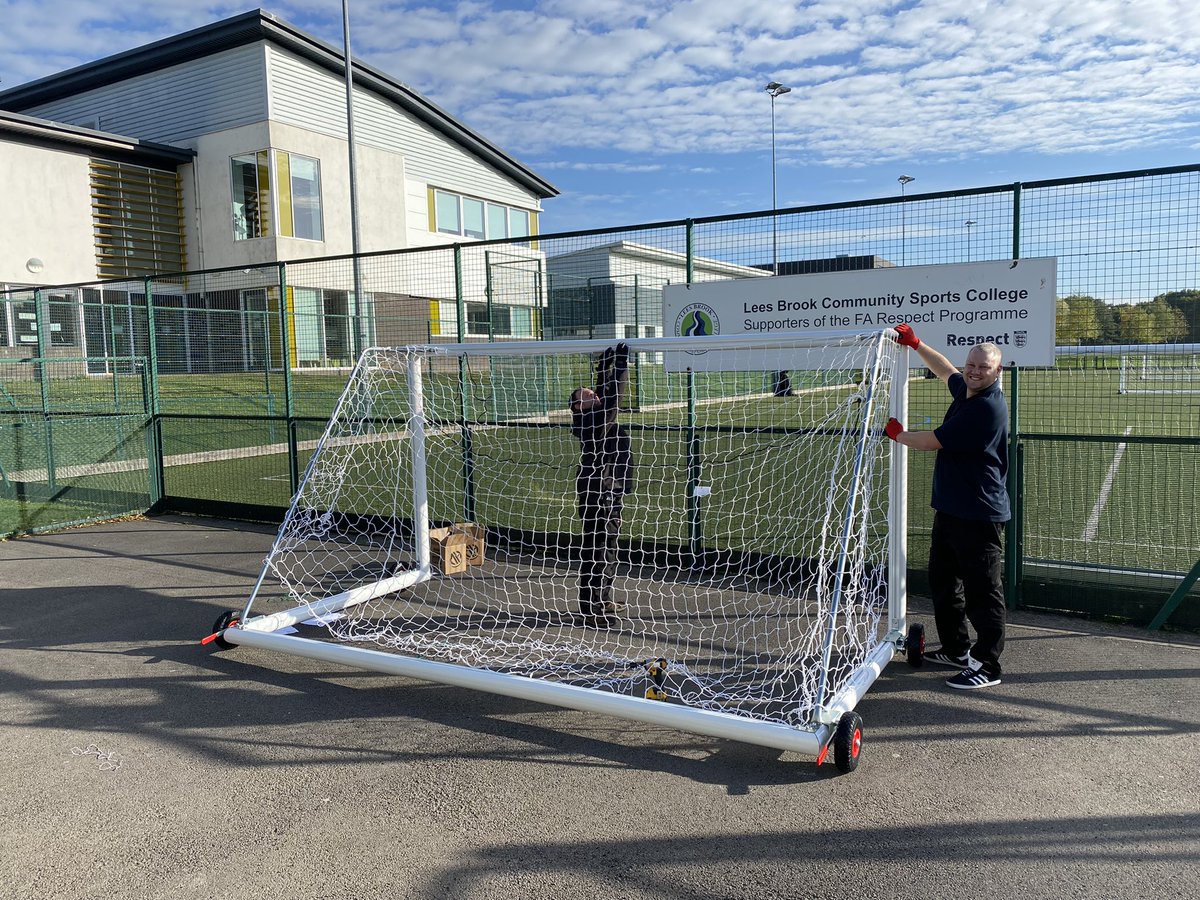 Our site team have been working hard putting together new goals for the ATP this morning 
🥅⚽️👌🏻