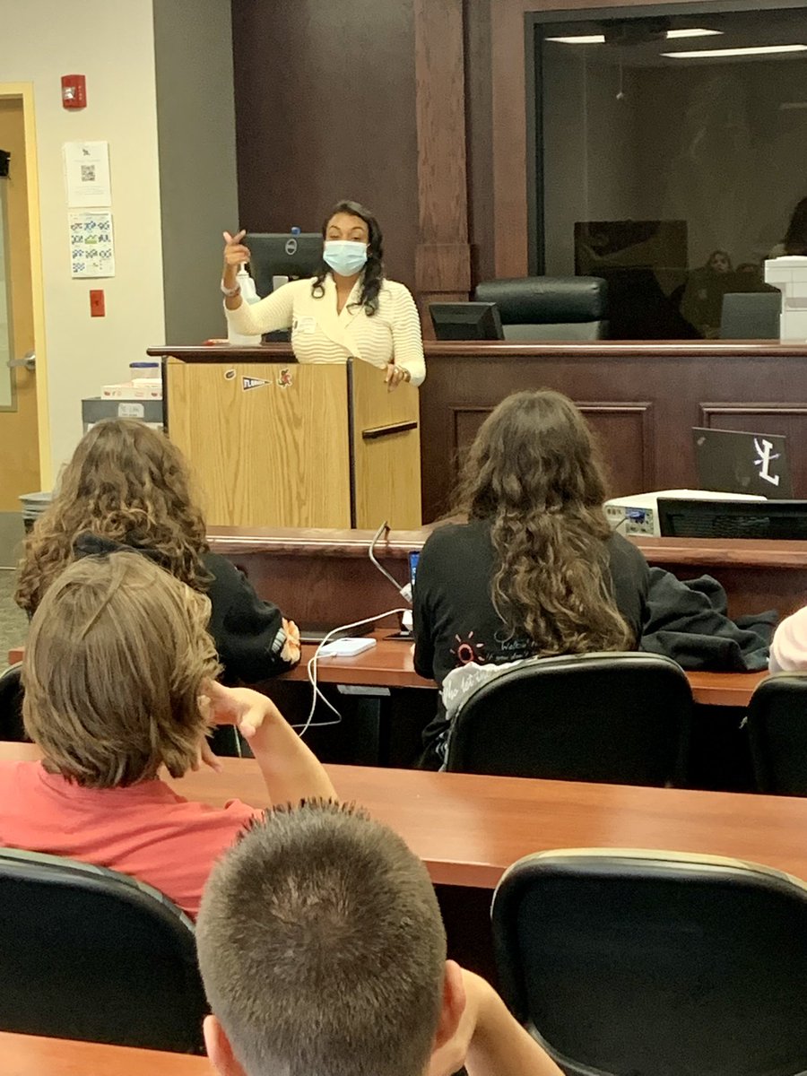 flhs_magnet's tweet photo. Day 1 of our Judicial Forum was a success!!! Who’s coming tomorrow during Period 6 for Day 2??? #meetthejudges #LAWTalks #justicerules @Broward_Bar @FlhsOfficial @magnetprograms https://t.co/RdQpPPoF90