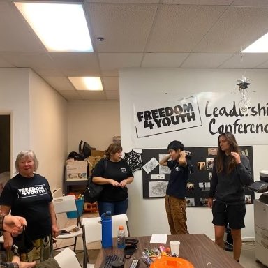 freedom4youth's tweet photo. The incredible Henry the Community Healer and his partner Christina stopped by our Center last week to give a very moving talk on their Trauma Through a Traumatized Perspective trainings! Henry's insight is invaluable and we are so grateful for his presence amongst our youth🖤⁠ https://t.co/VukmOmcxPJ