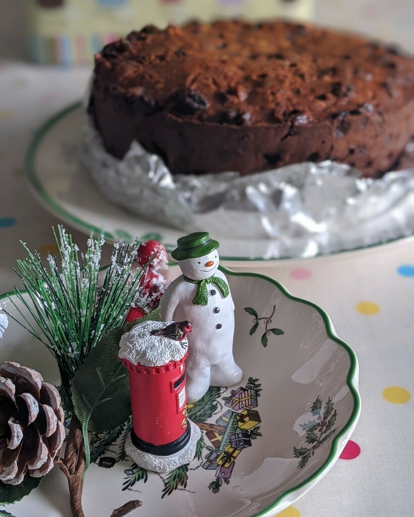 RoseandHen's tweet photo. So who’s baked their Christmas cake already? 

We had a zoom Christmas cake making session this Sunday with myself, my mum and my sister all In our own homes. I forgot to soak my fruit in brandy the night before, and was also cooking a roast dinner! Noth… https://t.co/MV0VumRXin https://t.co/qFzrntrzMO