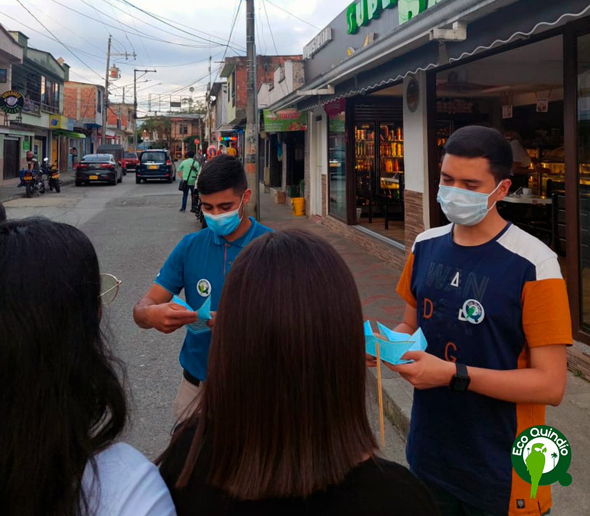 Seguimos generando conciencia en las calles de nuestro departamento. Ayer estuvimos en el corregimiento de Barcelona 🙋🏻‍♂️🙋🏼‍♀️ y fue muy grato sentir la receptividad de las personas, en especial, los jóvenes 😃.
#MedioAmbiente #quindío #HagamosEco