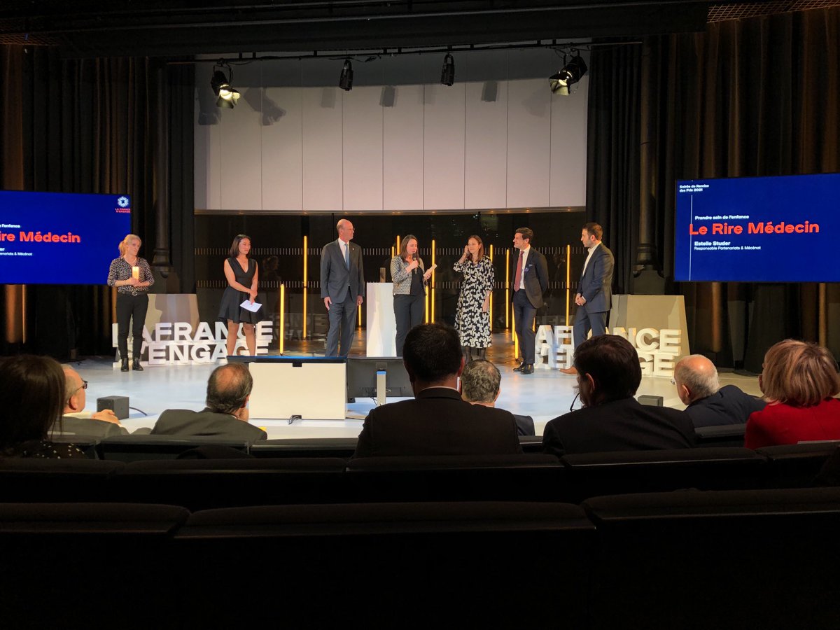 Bravo ! Le ⁦<a href="/RireMedecin/">Le Rire Médecin</a>⁩ (Clowns dans les hôpitaux) lauréat de la fondation ⁦<a href="/LaFrancesengage/">La France s'engage</a>⁩ ce soir après 30 ans d’existence 👏👏👏 cc ⁦@ViensVoirMonTaf⁩