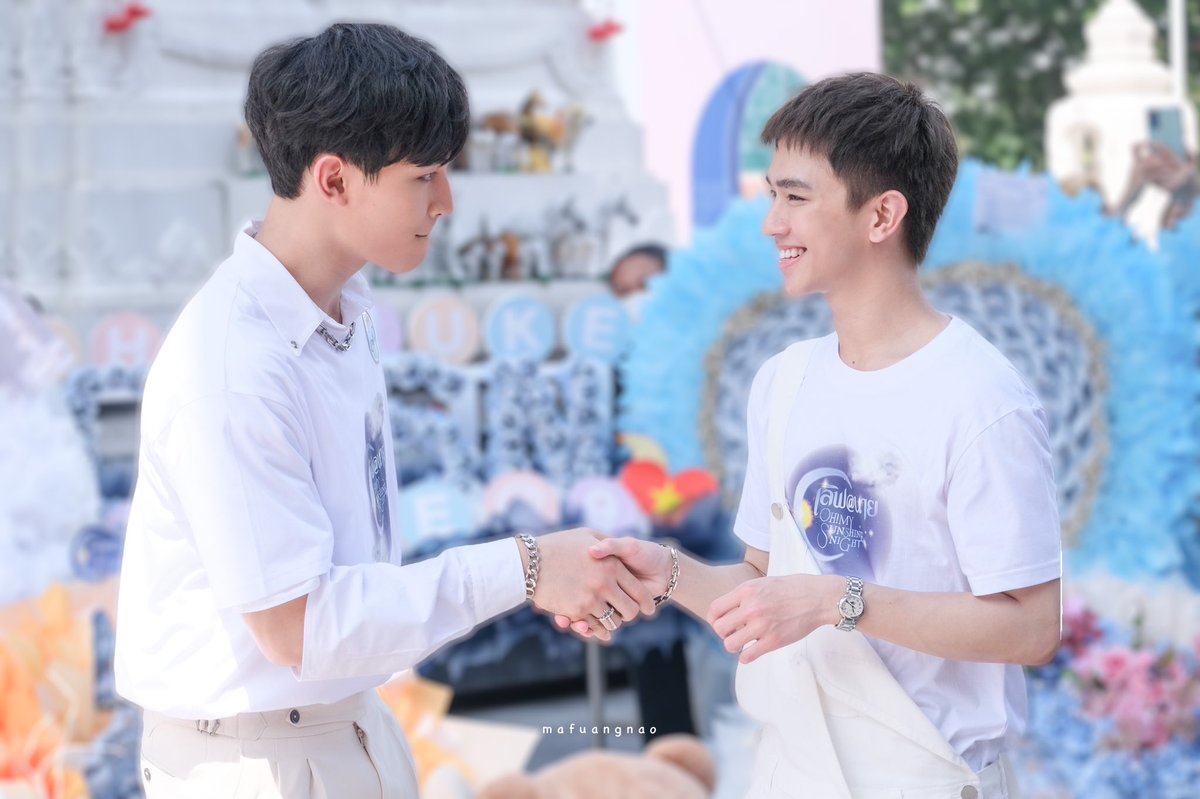 mafuangnao's tweet photo. ไม่มีไรหยอก อยากจับมือเฉยๆ 😏

#บวงสรวงLoveAt9 
#เจ้าแก้มก้อน #โอห์มไง https://t.co/chIQzcK9DL