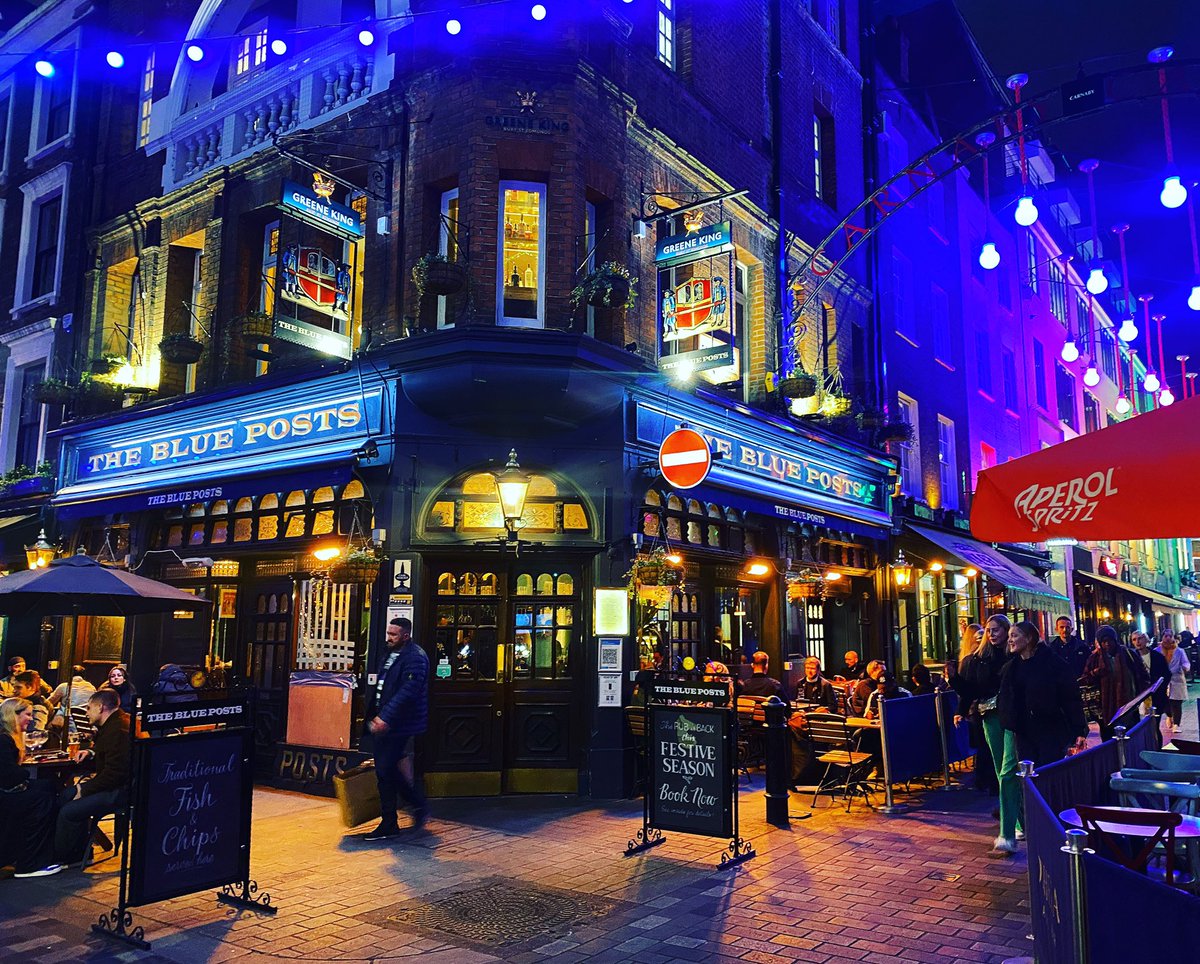 monty772011's tweet photo. Evening London stroll through colourful Carnaby! @CarnabyLondon #Blueposts #Carnaby #London #Londonphotography #LoveLondon https://t.co/kpHfDFu2lg