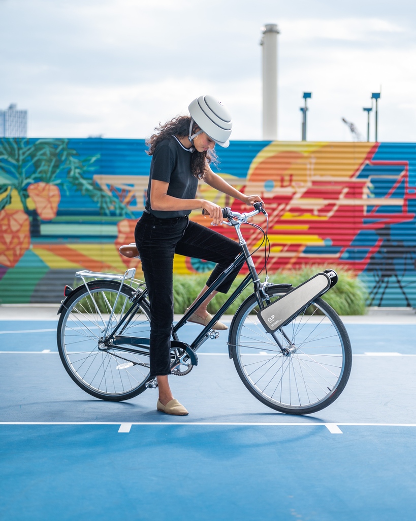 Ridebrooklyn's tweet photo. Ride Brooklyn is happy to invite you to try CLIP, the world’s first plug-&amp;-play device that lets you instantly motorize your regular bike into an e-bike.
Join us on Saturday, November 20th at the Brooklyn Navy Yard’s Newlab. https://t.co/5Qae70y49R https://t.co/I4Z4pMid7w