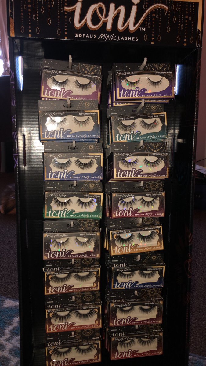 queencxb's tweet image. Scored my very first full ioni lash collection that I have never seen before! 😮‍💨😱✨

#ionilash #lashes #ioni #ionibar