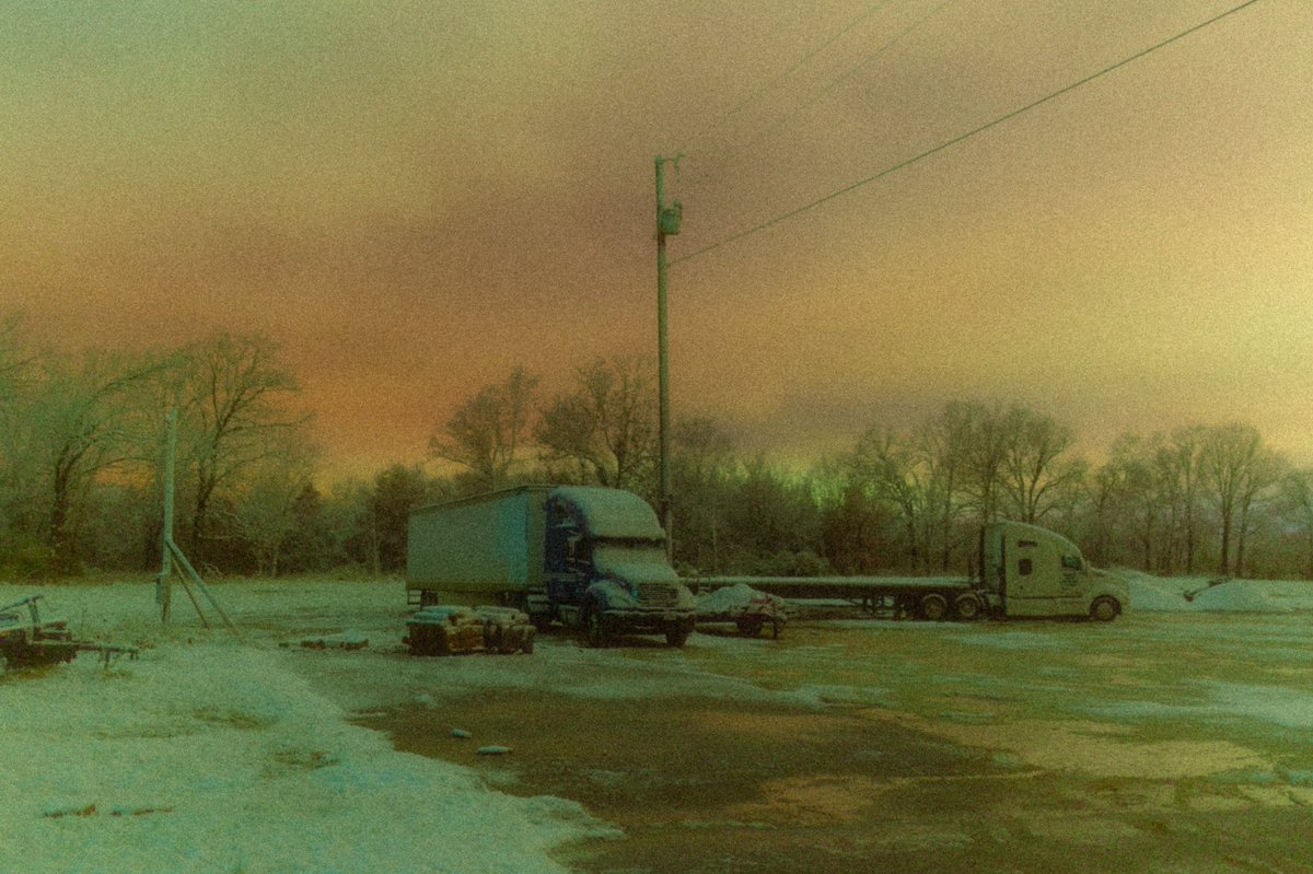 whateveroxy's tweet image. colors in the snow