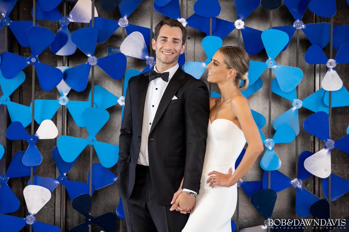 bobanddawn's tweet photo. Ari + Ben, you have our hearts! ❤️❤️
Photography: @bobanddawndavis #bobanddawndavisphotography
Event Planner: @greateventschicago
Venue: @offshorerooftop
Hair: @michellegeorgethesal
Makeup: @shannicat
Gown: @verawangbride
Tux:  @TrunkClub @NordstromMen
Dresser: @theweddingdresser https://t.co/u3w5QFd5A0