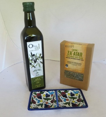 MECAForPeace's tweet photo. Check out these fabulous gift sets from Palestine - they make amazing presents for the special people in your life!
>>Shop now! https://t.co/KZE5GJCn75
#shoppalestine #gifts #shop4good #tea #olivewood #ceramics #zeitozaatar #keffiyeh https://t.co/LI0ekwFyQG