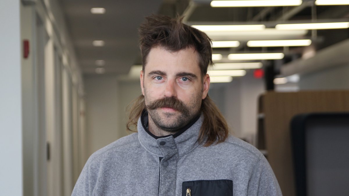 A la <a href="/PistolRick/">𝙋𝙞𝙨𝙩𝙤𝙡 𝙍𝙞𝙘𝙠</a>, for every 10 likes on this post, my mullet will grow in a completely natural and dazzling way, complete with pictures. So let's hit it.