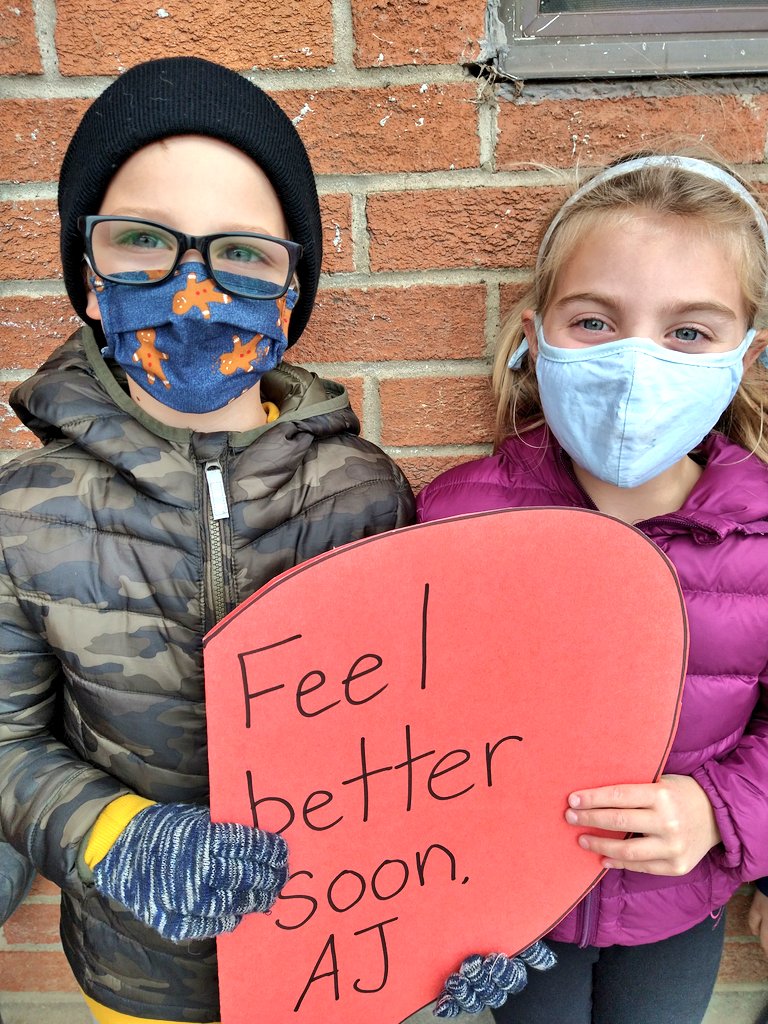 MmeJulieBell's tweet image. Today we went for a walk to surprise one of our classmates with a Get Well Soon Card. ❤️
@alcdsb_olmc @alcdsb  @ALCDSB_Cares #BetterTogether #ALCDSBbeloved #ClassFamily