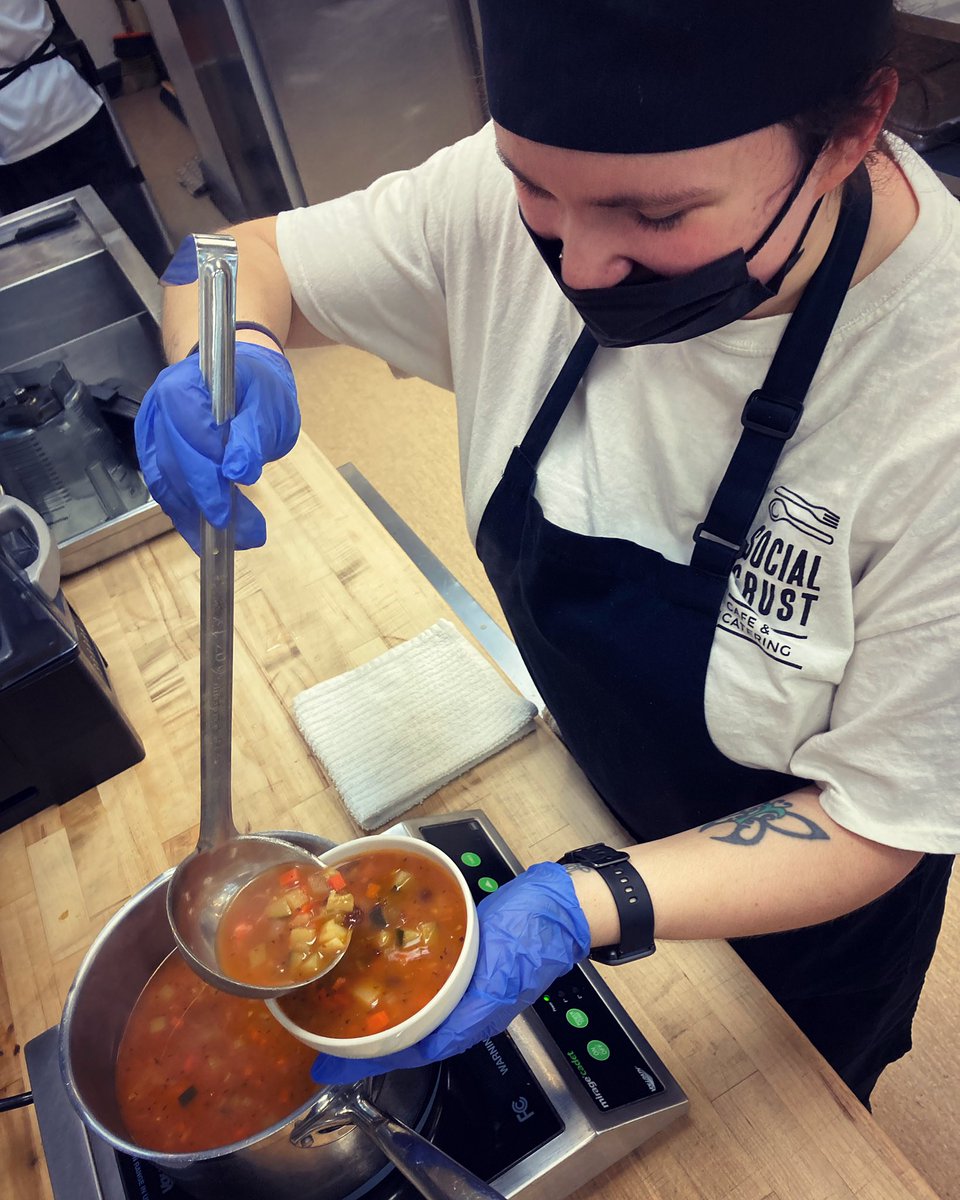 social_crust's tweet photo. Chilly days calls for comforting hearty soups! Cozy up with our Minestrone.🍅 A classic favourite packed with seasonal vegetables, beans and pasta!
#cafe #supportlocalvancouver #socialenterprise #soup #vancouver #vancity #dishedvan #yve #yvrcafe #604eats #vancityfoodie https://t.co/G8NdHMcZb4