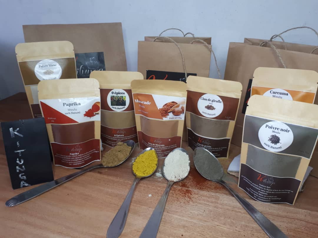 mputu_eunice's tweet photo. Tout ce dont ce pays a besoin: des jeunes engagés dans la production, la transformation et la promotion des richesses de chez nous. Kitunga ya libota, des épices produites ici à 3.000fc. Félicitations à Harold N. Bcp de courage @DeniseNyakeru
@JeunesseCN_RDC https://t.co/d1kOnC6BbT