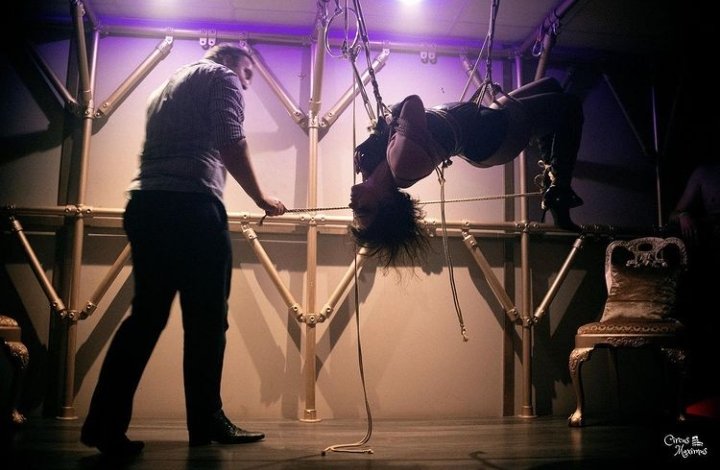 MaximusBDSM's tweet photo. Poise meets chaos with the talented @BondageTuition rope bondage skills with Miss Midnight at Asylum! #ropeskills #celestialstudios #asylum #photography #kinkevents #circusmaximusevents https://t.co/1opsEhmKud