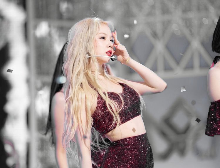 EG1RLEUNHA's tweet photo. blonde eunha. #MAGO1stAnniversary https://t.co/Q3oYekB4k5