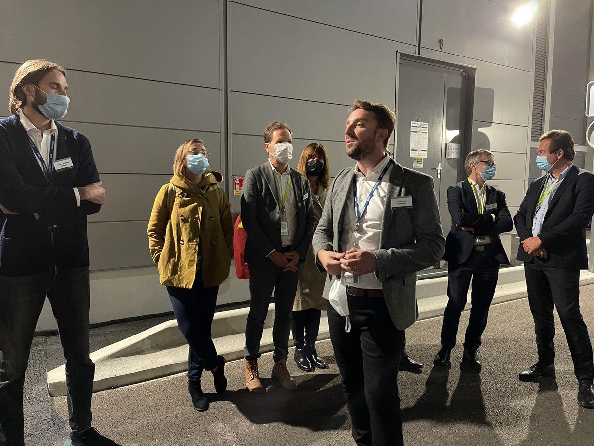 Inauguration à Marseille du 1er #DataCenter cloud français de <a href="/Oracle_France/">Oracle France</a> au sein des infrastructures d’@Interxion_FR. Karine Picard, Directrice Générale France, a reçu à cette occasion le label  #InvestinProvence pour cet investissement majeur sur le territoire