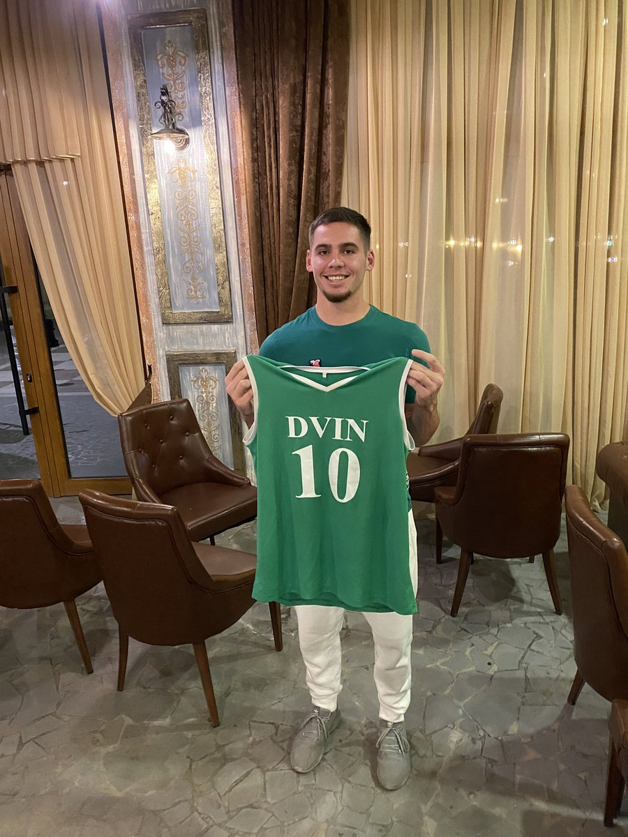 kzoombb's tweet photo. Sending a HUGE CONGRATS to Tanner Blyly (‘20) for fulfilling his dream of becoming a professional basketball player! Last night, Tanner officially signed with BC DVIN in Armenia 🇦🇲. #GoHornets @TannerBlyly https://t.co/aSJGCeWWx1