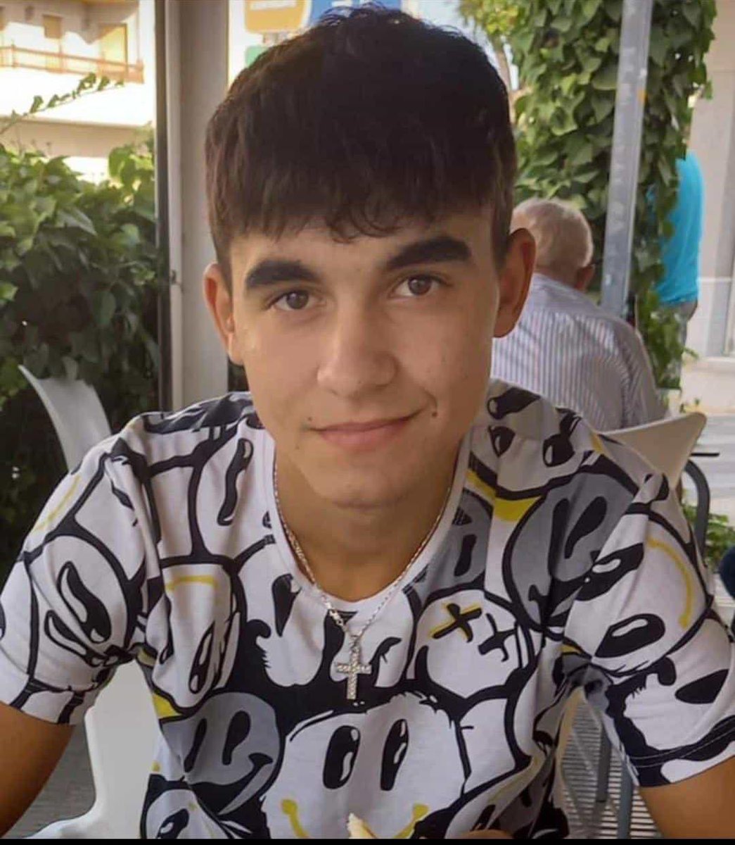 JesusSanchez__'s tweet image. 🔴 RT por favor #DESAPARECIDO Denis Canache (17 años) en #Álora #Málaga desde el viernes 5/11/21

Es jugador del juvenil del Club Deportivo Álora. Familia pide ayuda URGENTE

Si tienes información llama
☎️@E112Andalucia 112
☎️@guardiacivil 062
☎️@policia 091
Colabora y difunde 🙏