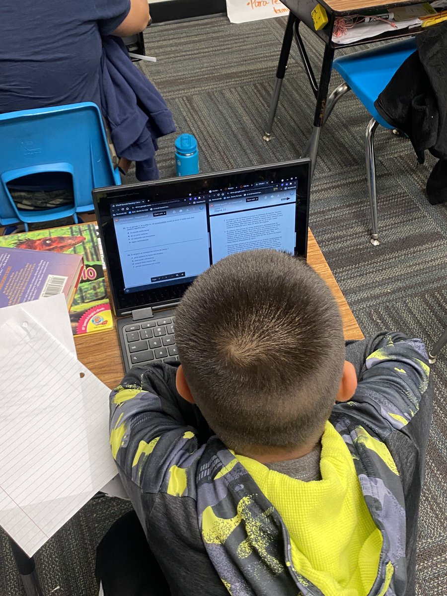 MrsMistyJester's tweet photo. Check out these 3rd grade bilingual students at Rochell preparing for testing using this split screen tech feature. LOVE it! Way to go Mrs. Mota's class! #iloverockwallisd #techtips @RochellRangers 💻 https://t.co/HRkBKAmrNB