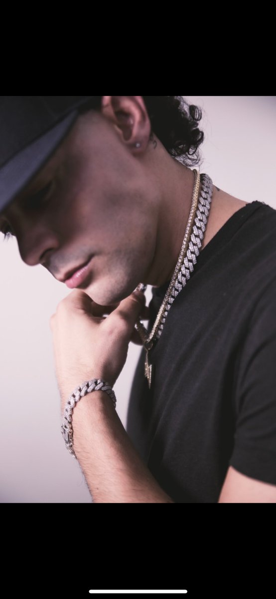 Dame el primer cheque por adelantado ✍🏼🤝

📸 <a href="/franksoto2/">Frank Soto</a>