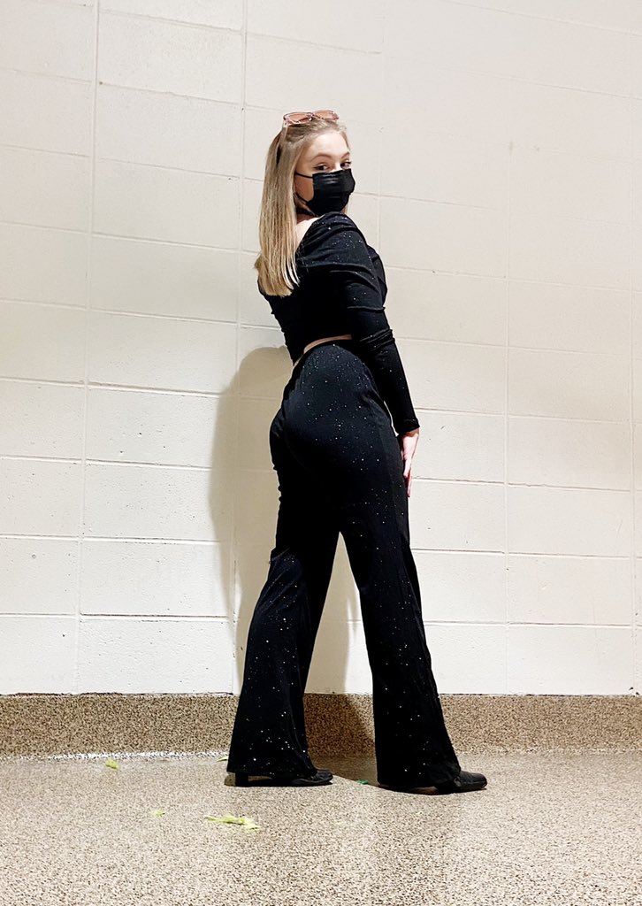 basickenz's tweet photo. her fit + his fit https://t.co/dgkEBd2wfl