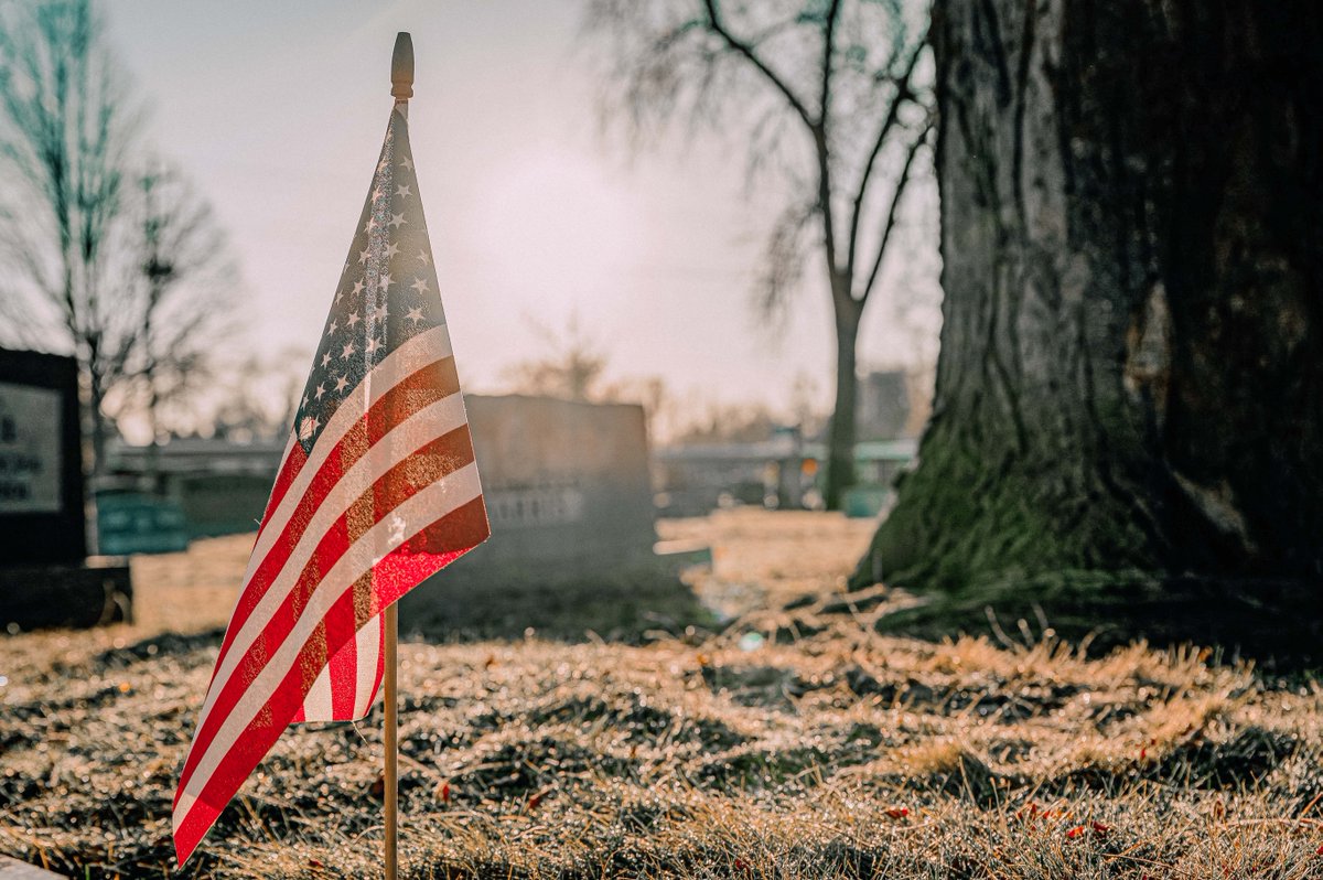 centralwcu's tweet photo. Our branches will be closed Thursday, November 11th, in observance of Veteran's Day. For your convenience, please utilize our Online and Mobile Banking features that are available to you 24/7. #veteransday #veterans #oregonlife #oregonliving https://t.co/tUACVhhErj