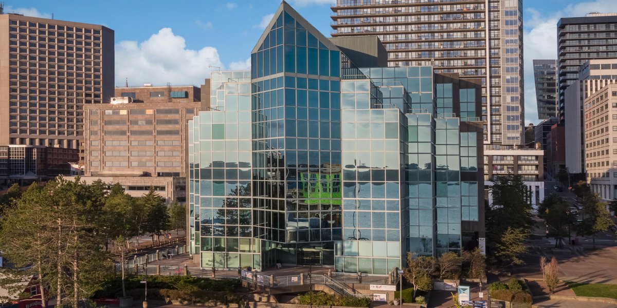 universalhfx's tweet photo. Talk about incredible views! 😍 

Summit Place is a first-class and unique office building located directly on the picturesque Halifax harbourfront,  just steps away from the Alderney/Woodside ferry.

To book your viewing, visit:
https://t.co/ch4b1ahygo https://t.co/q1QpDug25i