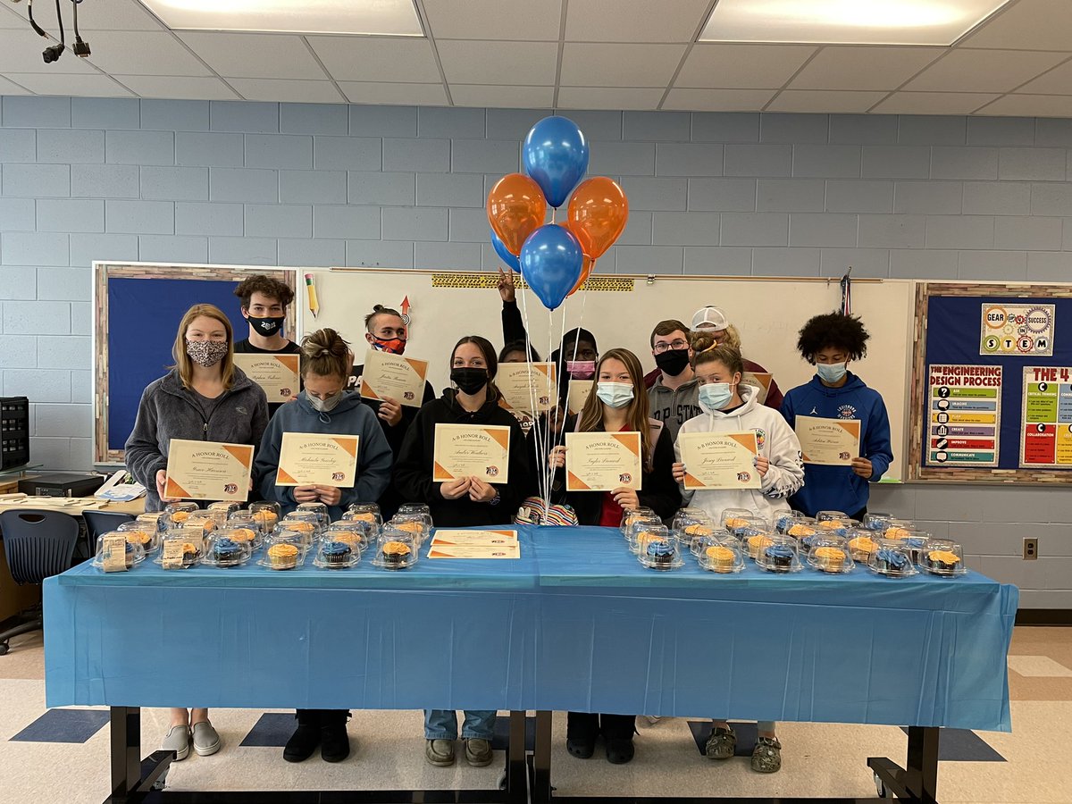 LHSSTEM5's tweet image. Today is National STEM Day and we celebrated student achievement and our amazing staff. Congratulations to these #stemies for making the honor roll🧡  @LouisburgHSFCS @fcschoolsnc @FranklinCoNews
