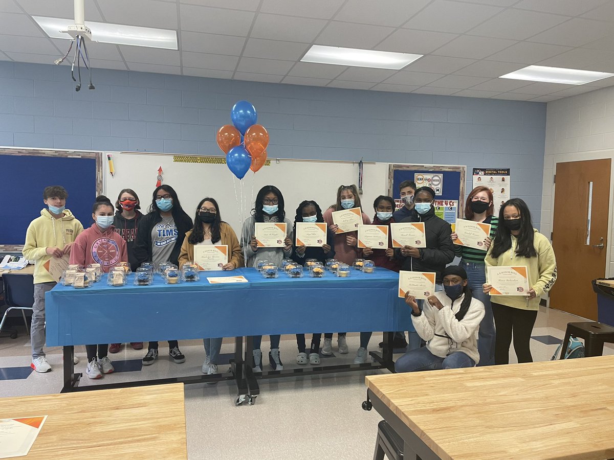 LHSSTEM5's tweet image. Today is National STEM Day and we celebrated student achievement and our amazing staff. Congratulations to these #stemies for making the honor roll🧡  @LouisburgHSFCS @fcschoolsnc @FranklinCoNews