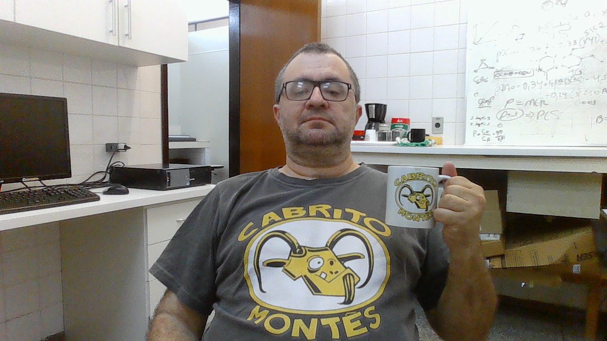 EbormeloA's tweet photo. Olha o modelo com a camiseta do @cabritomontes da https://t.co/akJY7ej6tk!! https://t.co/pkizZDbok9