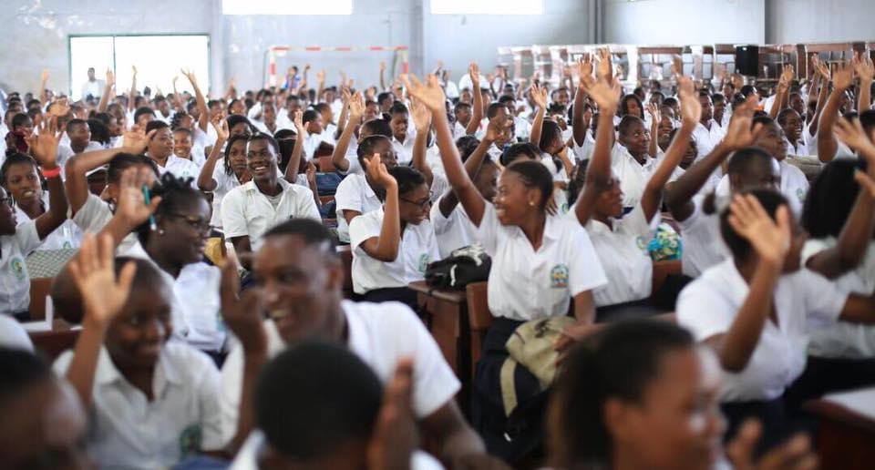Être auprès des  jeunes pour les orienter leur servir de boussole dans le doute des moments de leur préparation à leur vie active future: merci à tous ceux qui se sont prêtés à cet exercice de partage autour de la Première Dame <a href="/Sylviabongo/">Sylvia Bongo Ondimba</a> ce mois de novembre 2017